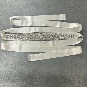 Rosebud Fashion Bridal Belt in Ivory/Silver Style BBR 08